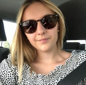 Meet your Posher, Faith